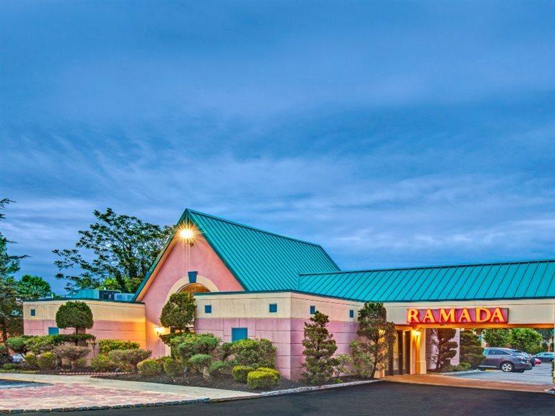 Ramada By Wyndham Parsippany Hotel Exterior foto