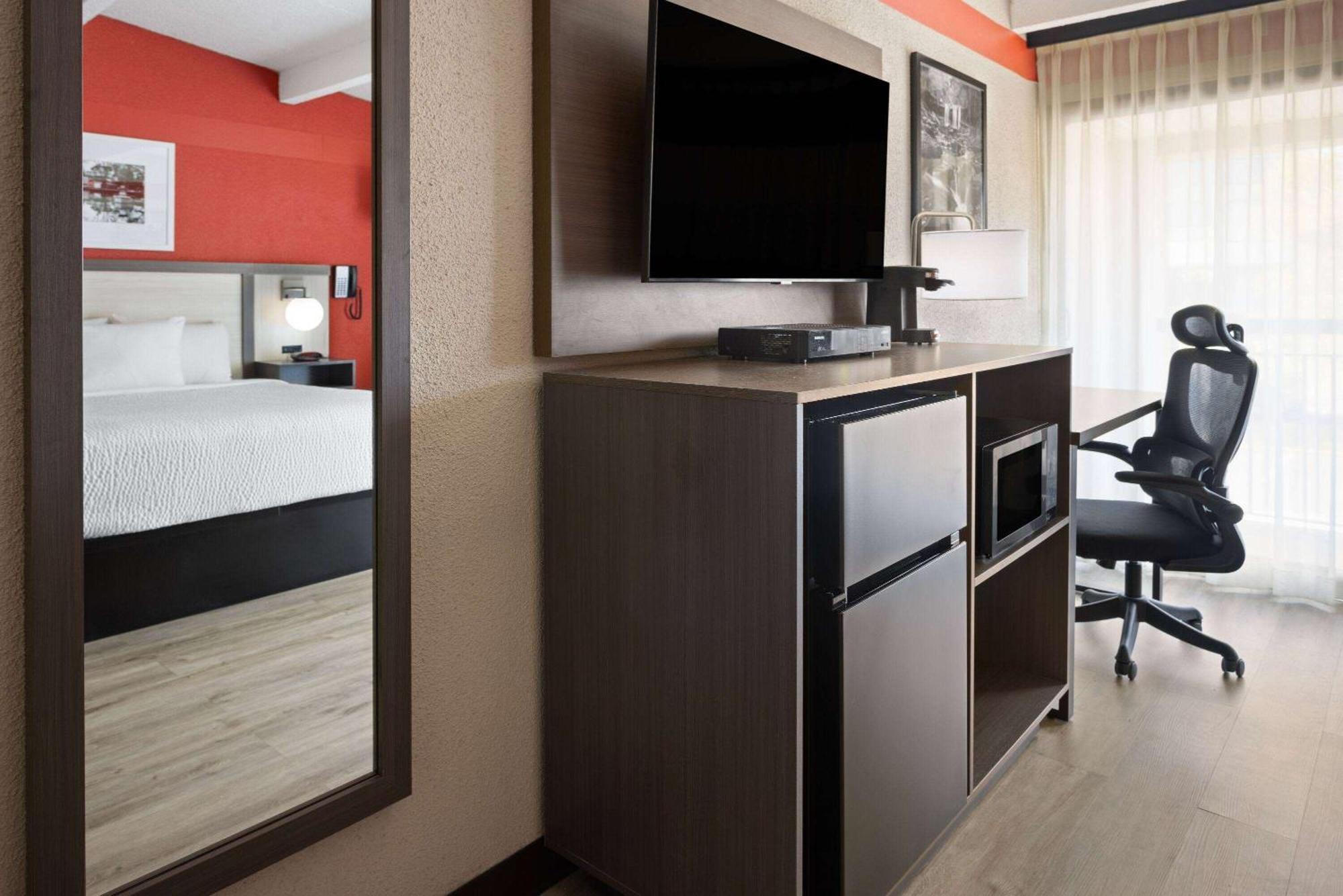 Ramada By Wyndham Parsippany Hotel Exterior foto