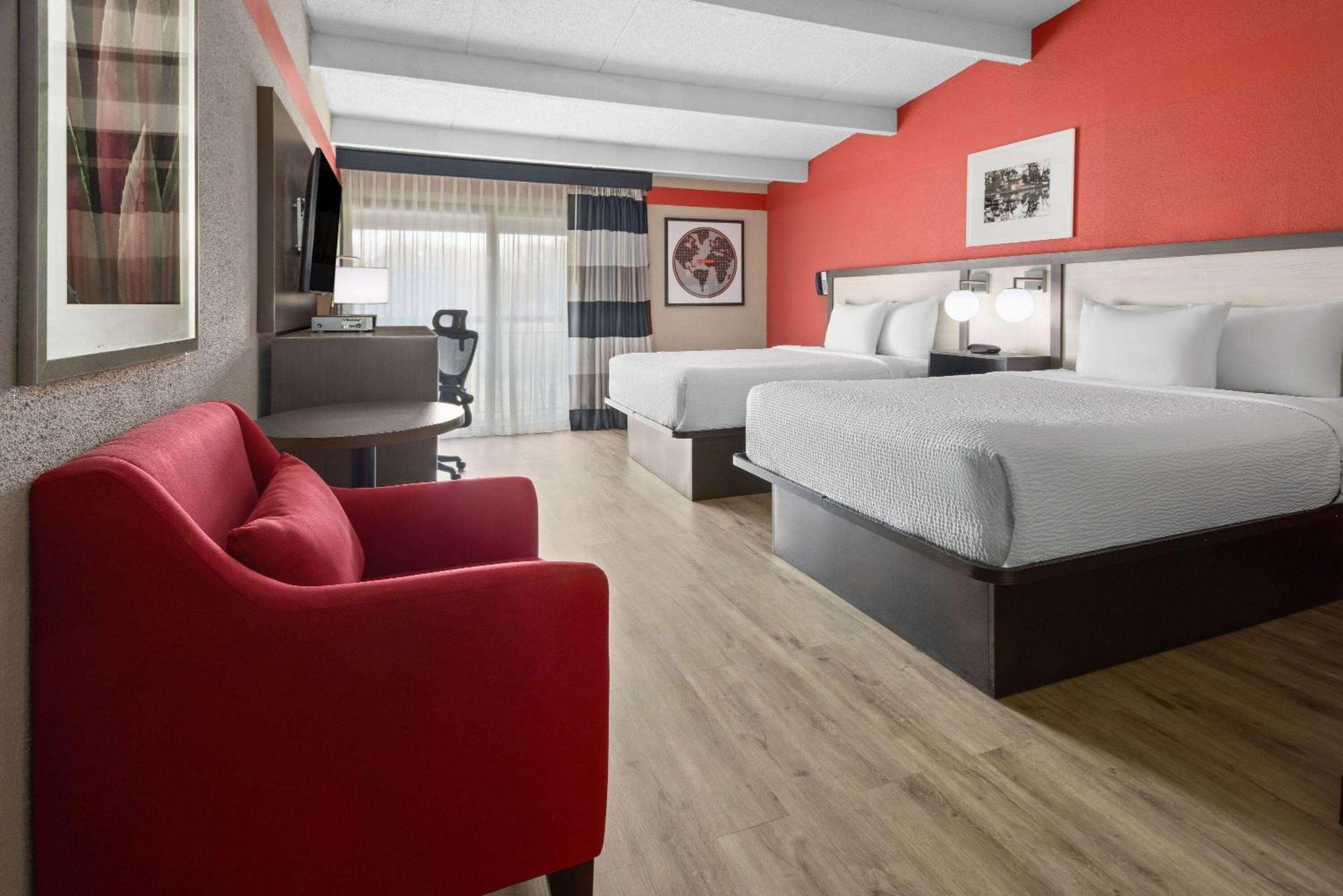 Ramada By Wyndham Parsippany Hotel Exterior foto