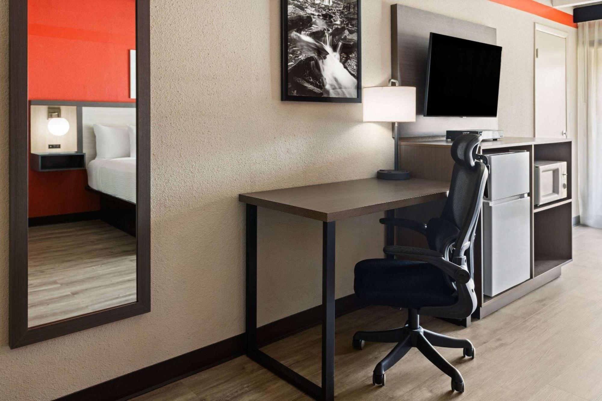 Ramada By Wyndham Parsippany Hotel Exterior foto